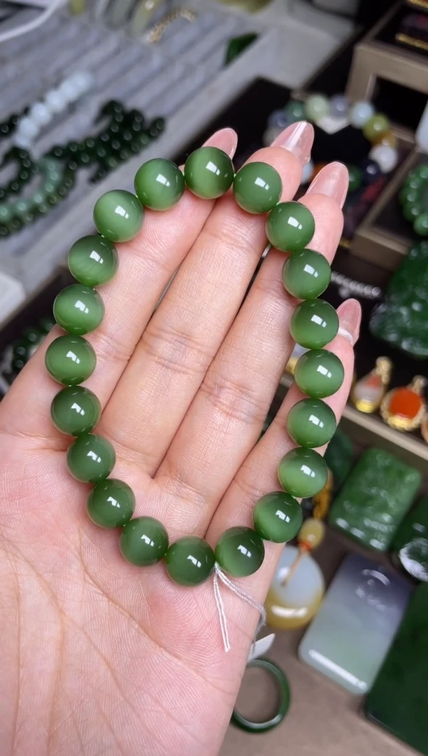 未镶嵌手串和田玉绿猫
