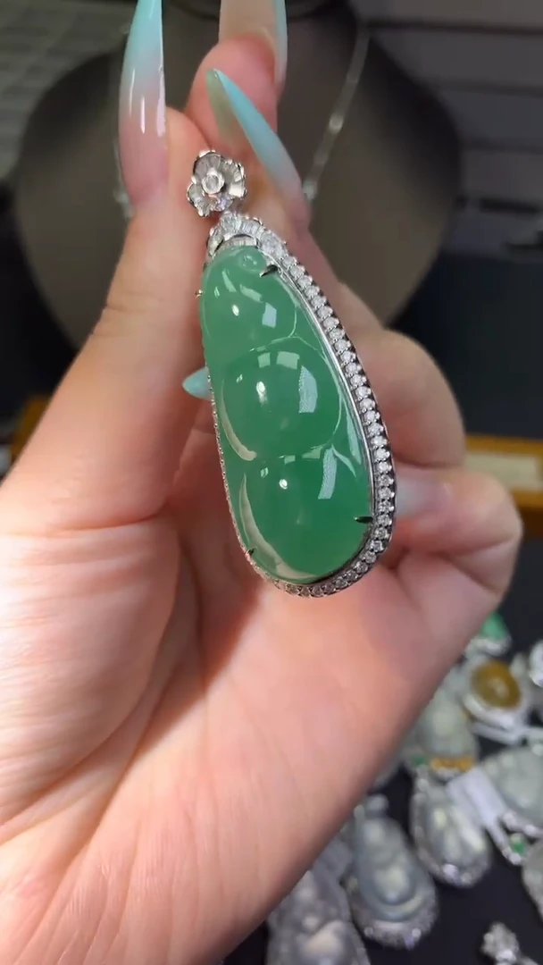 吊坠(不含链)18K金镶嵌翡翠吊坠