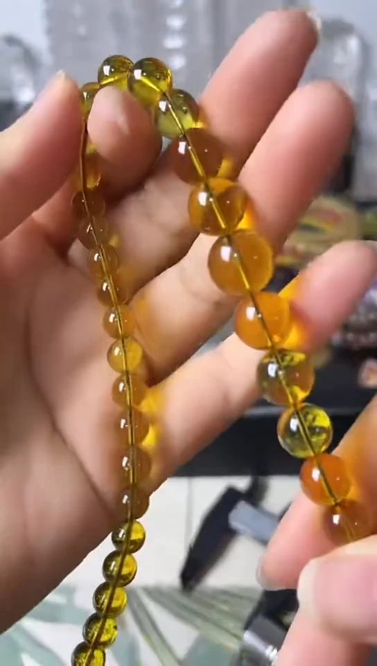 【闪购商品】琥珀颈饰未镶嵌矿坑