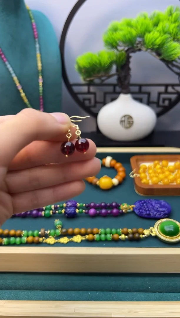 【闪购商品】血珀耳饰14K金镶嵌E29