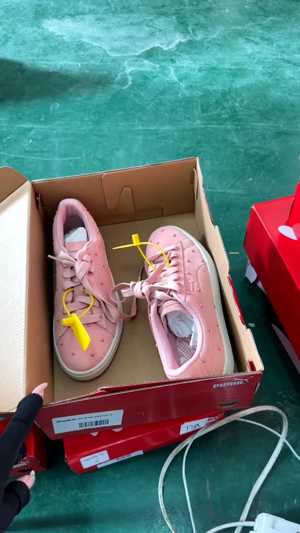 彪马时尚休闲运动鞋35.5M   F134