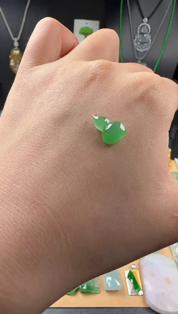 未镶嵌定制翡翠葫芦