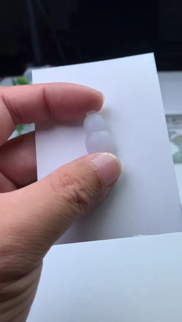 颈饰未镶嵌翡翠珠子