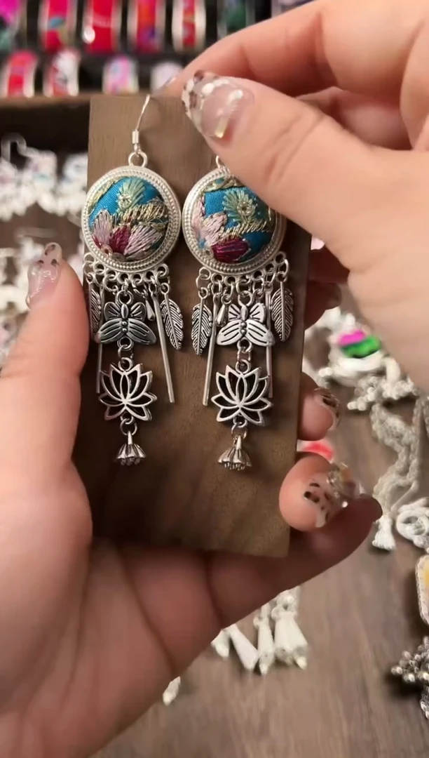 【闪购商品】织绣民族风老绣饰品200