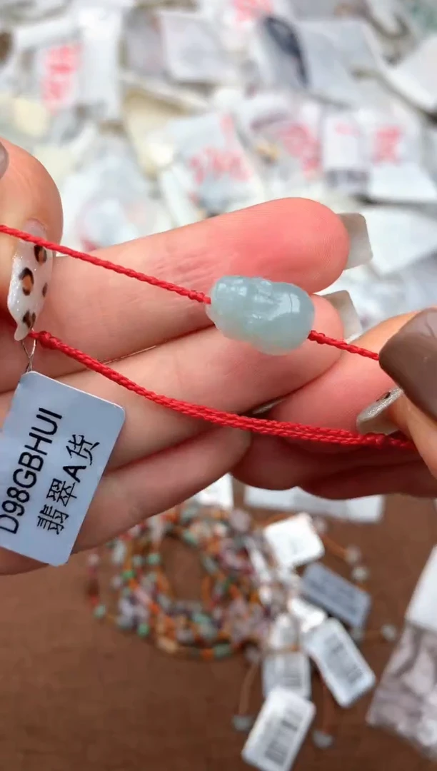 未镶嵌挂件翡翠—