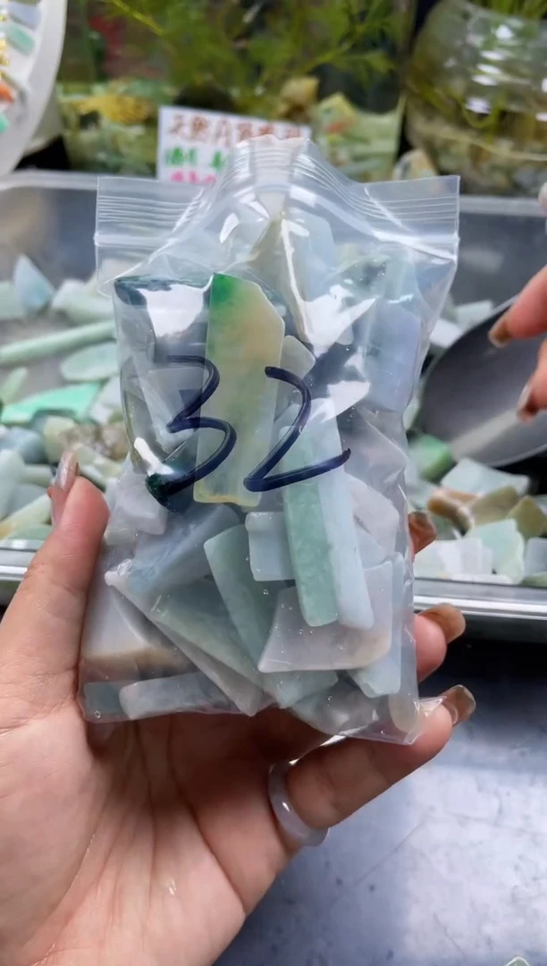 配石翡翠天然翡翠中号500克32