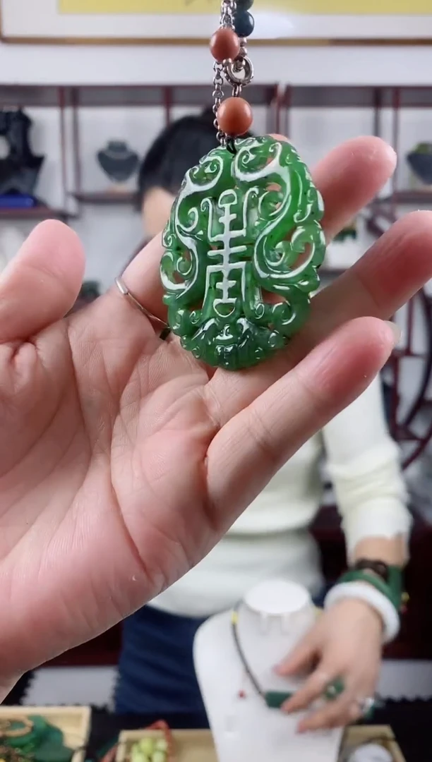 颈饰未镶嵌和田玉1