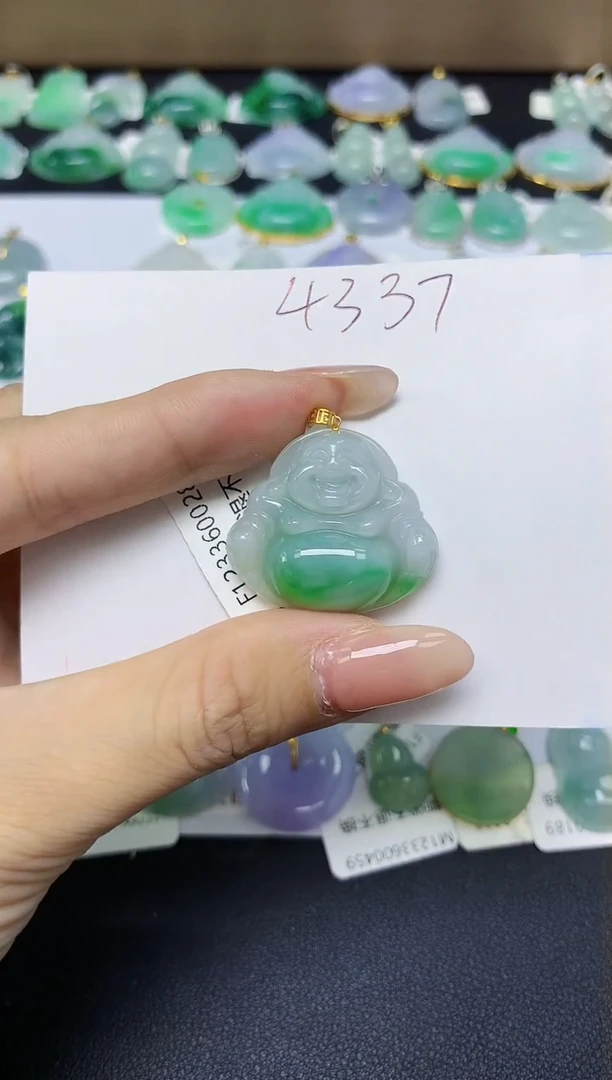 翡翠18K金镶嵌颈饰 天然缅甸翡翠A货