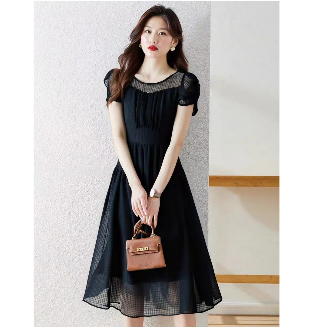 宽松腰小黑裙法式推推袖方领显瘦收腰夏季夏季漏肩气质连衣裙时尚