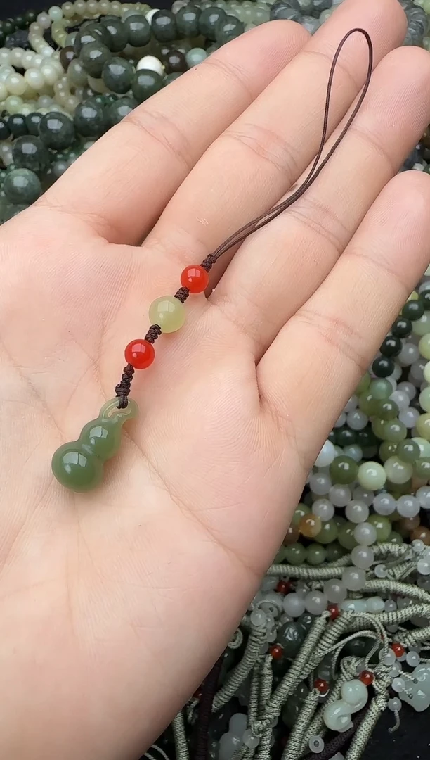 颈饰未镶嵌和田玉拍一发一