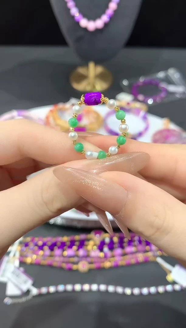 18K金镶嵌苏纪石（舒俱来）.戒指