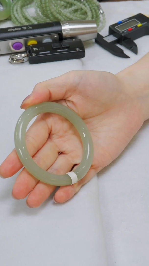 和田玉手镯未镶嵌54圈口冰晴葡萄肉