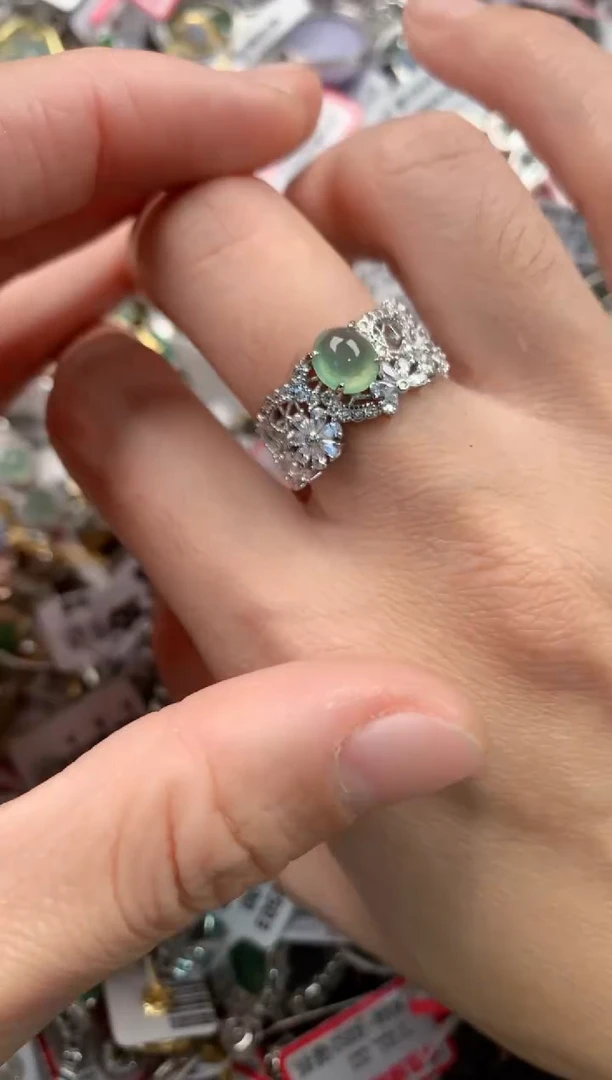 银S925镶嵌戒指翡翠6666       8