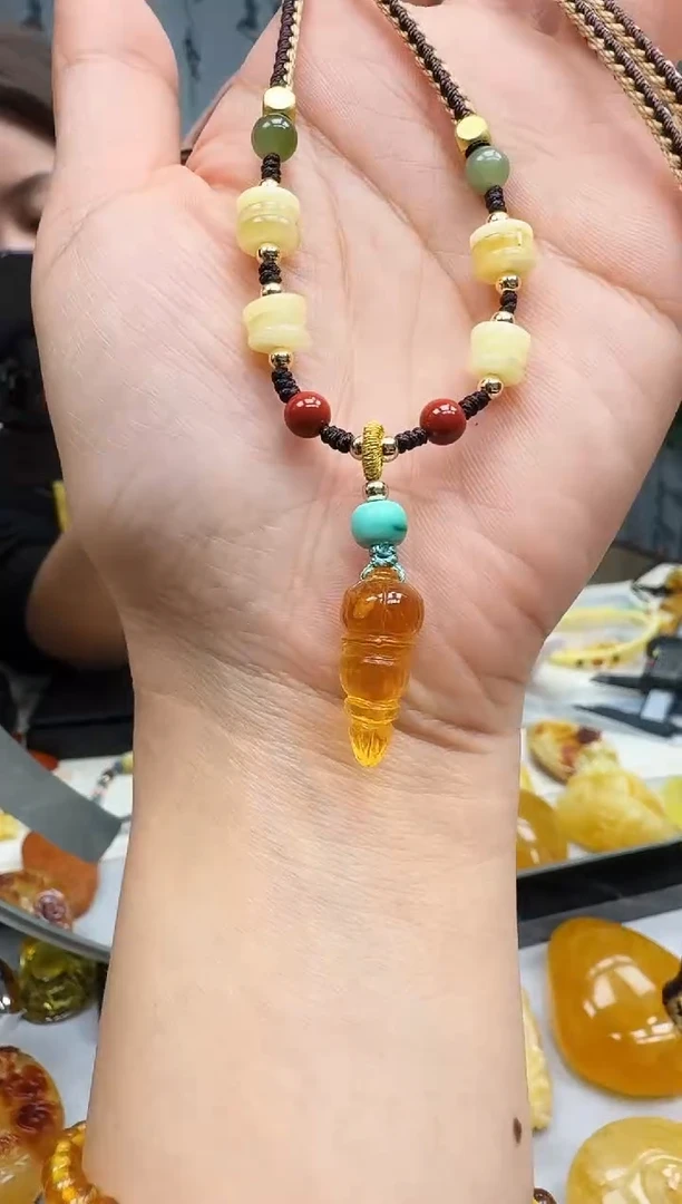 【闪购商品】琥珀裸石未镶嵌项链一套  多样性发一