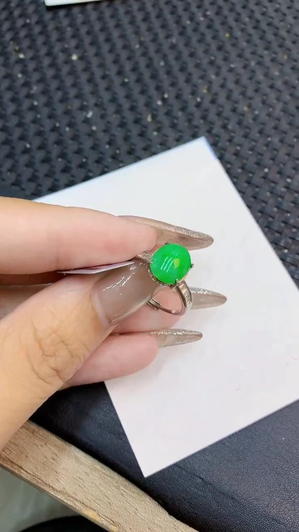 颈饰未镶嵌翡翠1