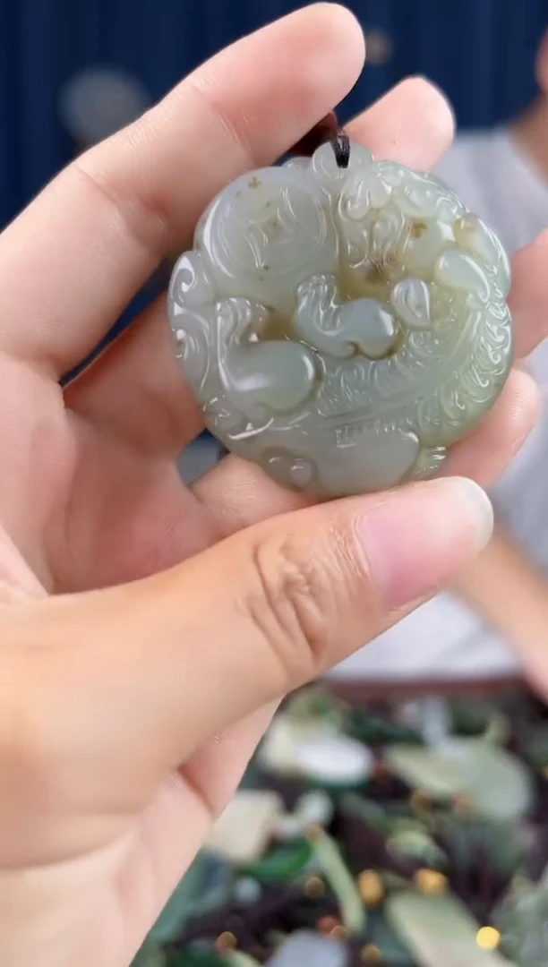 未镶嵌和田玉挂件拍一发一，多样性发货