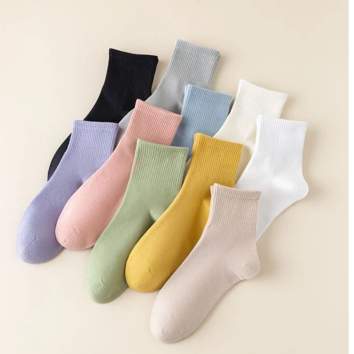 纯色百搭款中筒潮流简约堆堆袜W8152