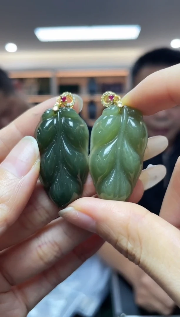 和田玉未镶嵌颈饰多样性发一件