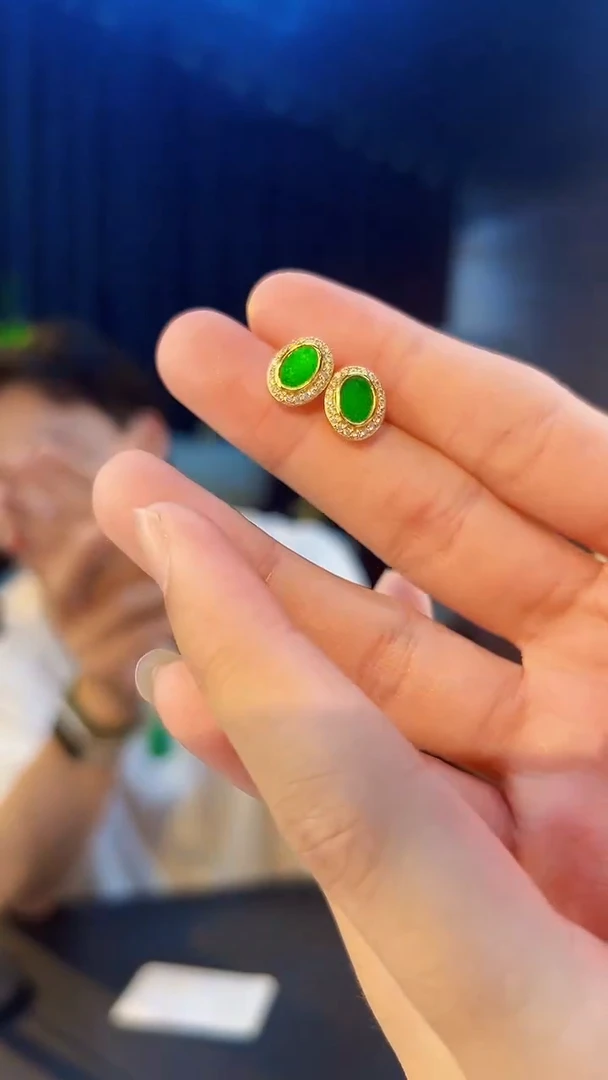 翡翠未镶嵌耳饰缅料A货/多样性发货/一对