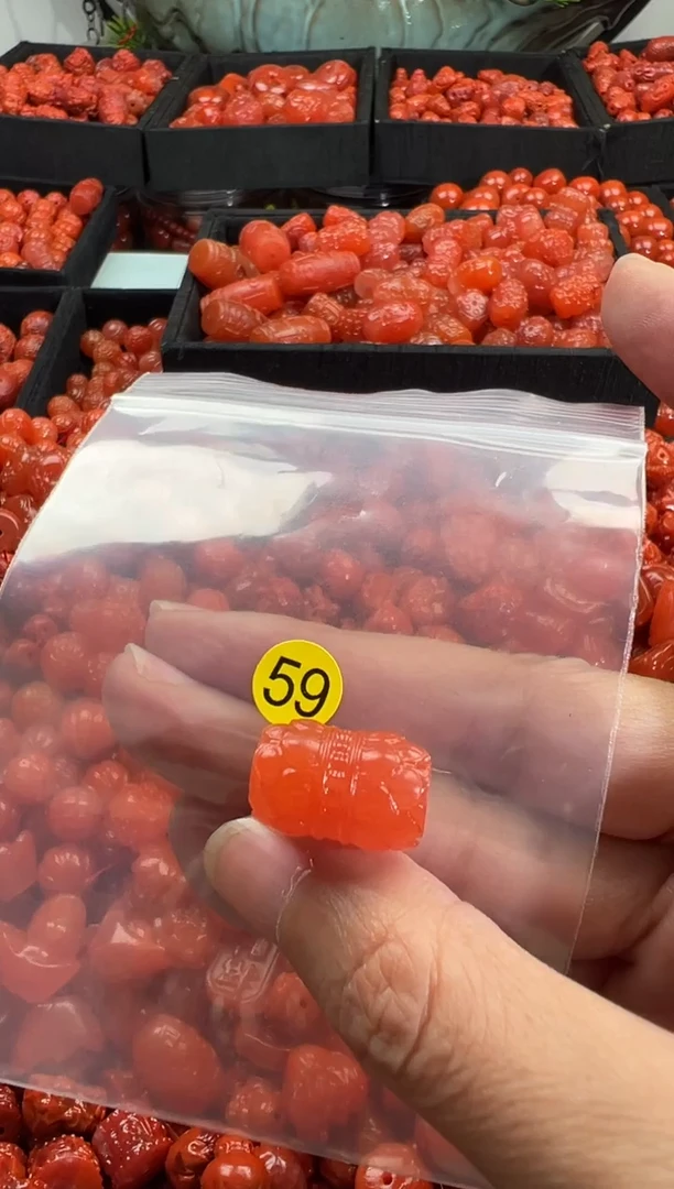 颈饰未镶嵌南红玛瑙1