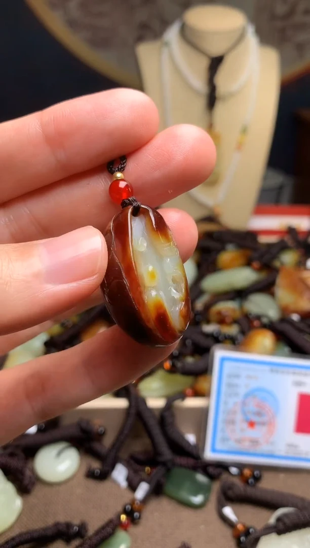 颈饰未镶嵌和田玉新疆料青海料清水和田玉吊坠