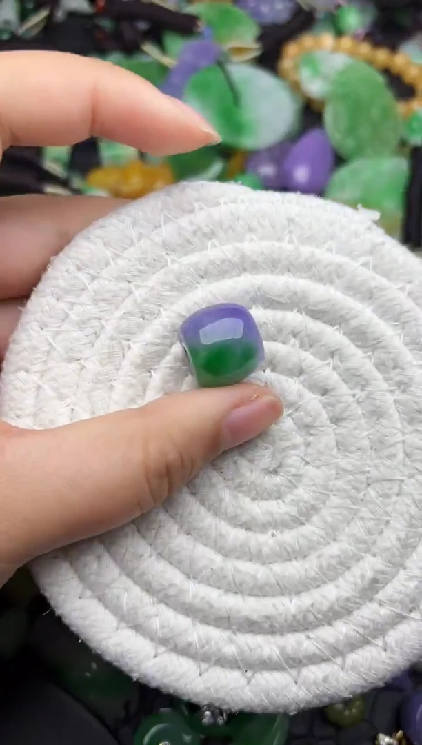 颈饰未镶嵌翡翠缅甸翡翠吊坠