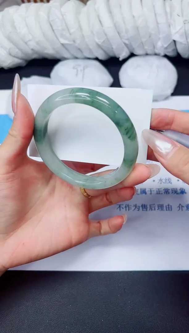 石英质玉手镯未镶嵌171/58