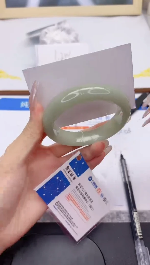 未镶嵌手镯石英质玉L129-59