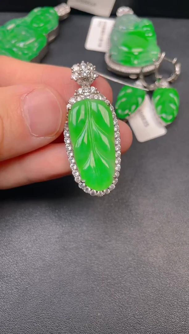 银S925镶嵌挂件翡翠吊坠