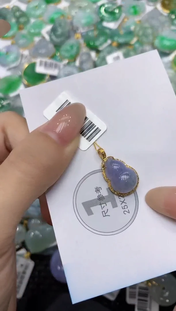 颈饰18K金镶嵌翡翠111111111111