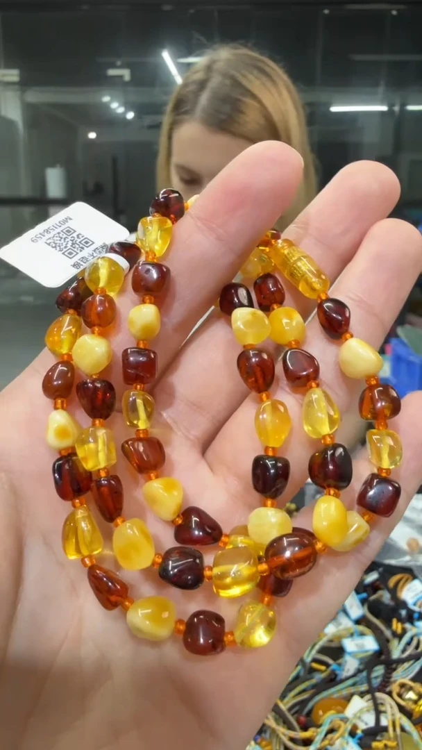 琥珀颈饰未镶嵌假一罚三