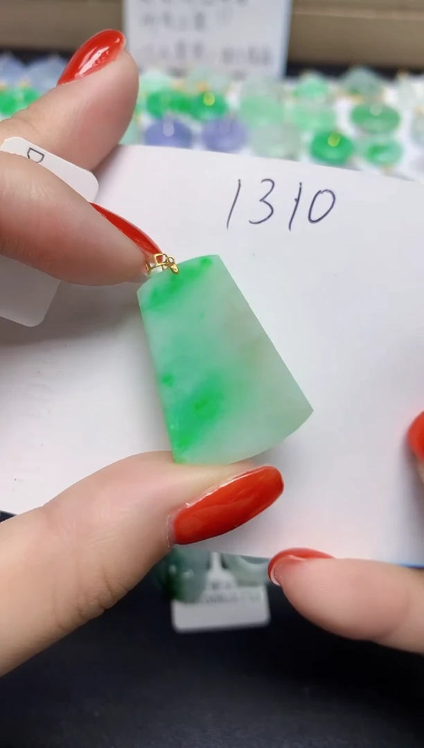 颈饰18K金镶嵌翡翠天然缅甸翡翠A货翡翠百元以上9元证书费自理