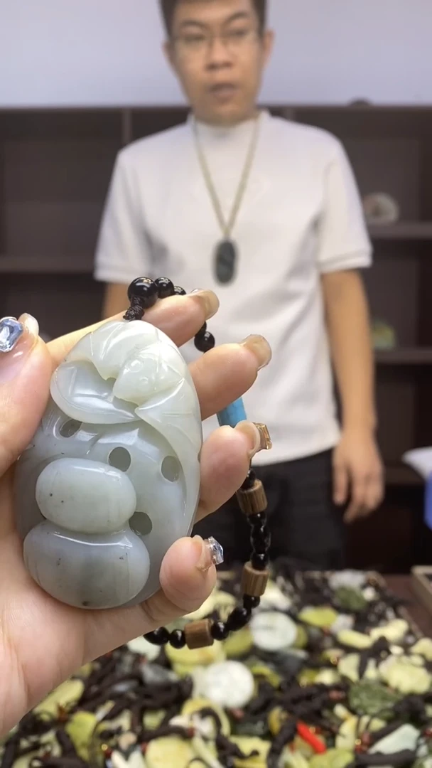 未镶嵌岫玉挂件