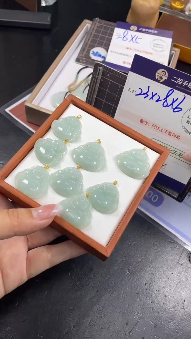 18K金镶嵌挂件翡翠佛公多样性发其一CP10配绳