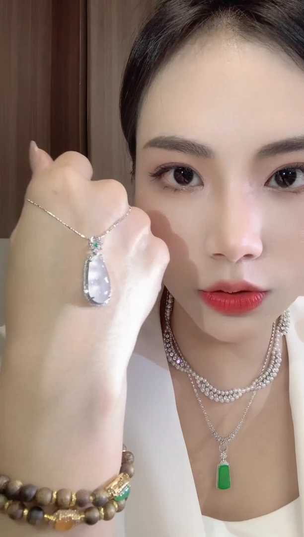 翡翠18K金镶嵌吊坠(不含链)A9 多样性发一件