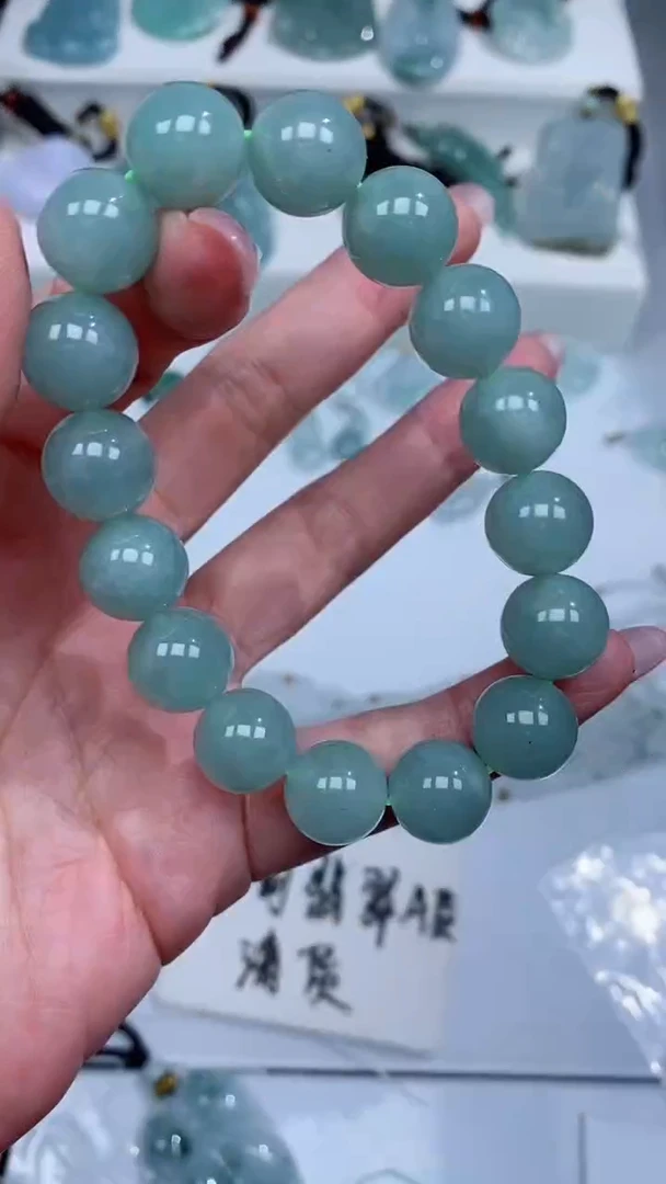 颈饰未镶嵌翡翠手串