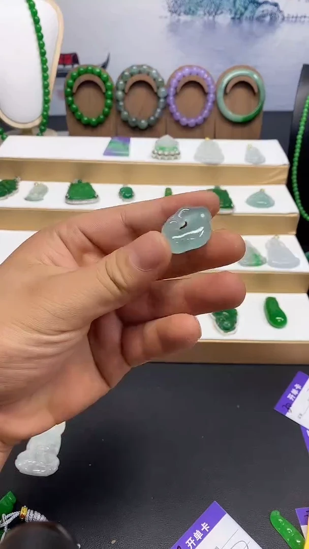 翡翠挂件未镶嵌一物一证 所见即所得