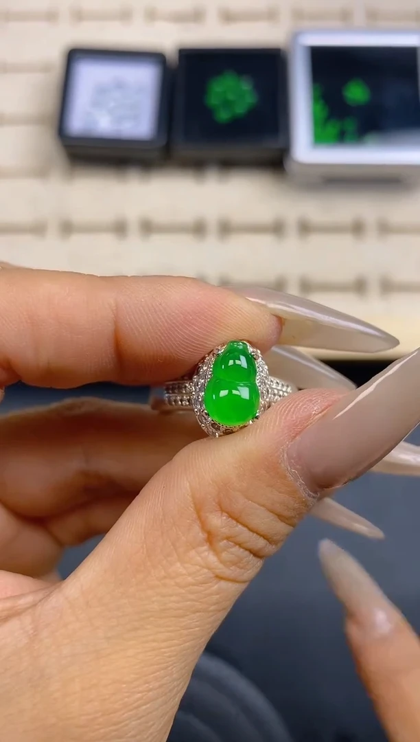 定制翡翠未镶嵌天然翡翠蛋面63.