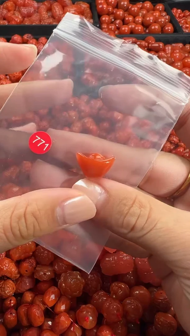 颈饰未镶嵌南红玛瑙1