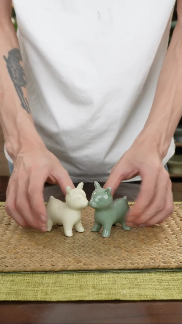 陶瓷一件包邮两只羊驼米白+梅子青