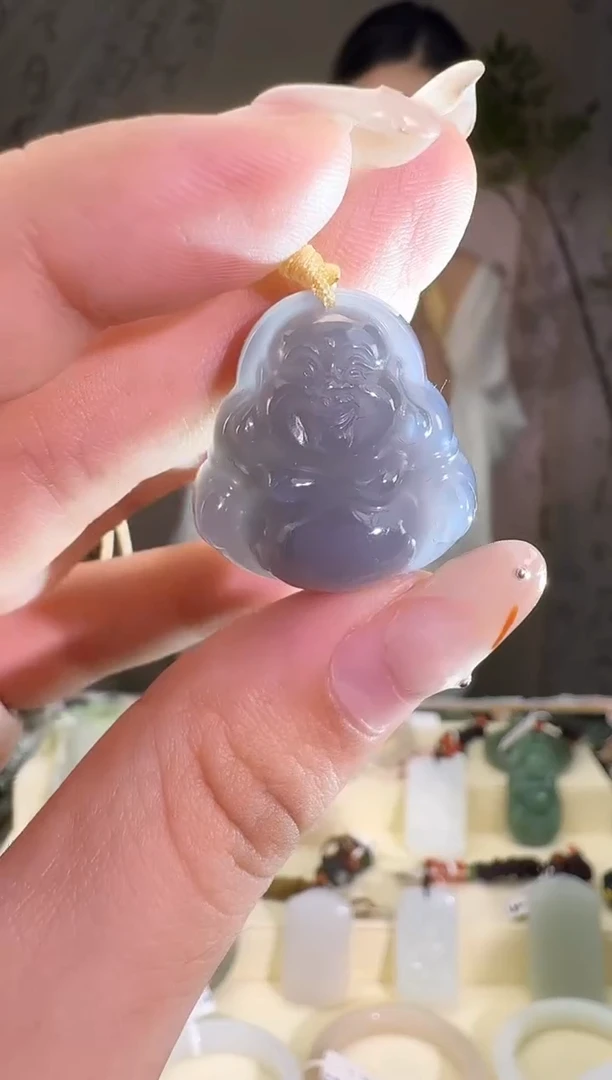 和田玉未镶嵌颈饰佛公