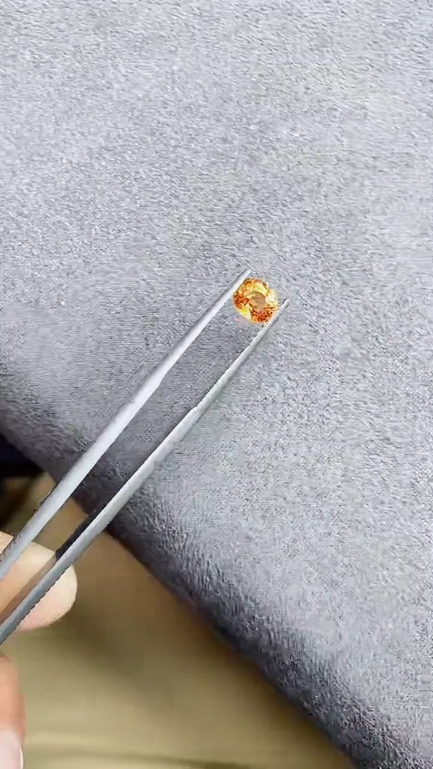 未镶嵌裸石石榴石（芬达石）裸石