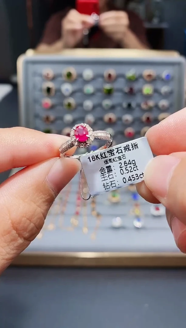 18K金镶嵌戒指红宝石0.52.