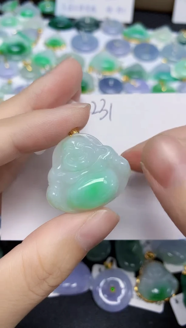 翡翠18K金镶嵌颈饰天然缅甸翡翠A货