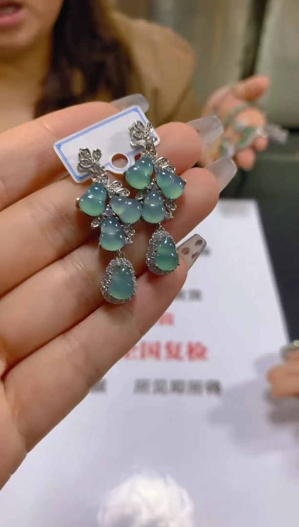 未镶嵌翡翠耳饰多样性发一