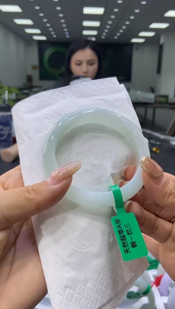 未镶嵌手镯翡翠00008737
