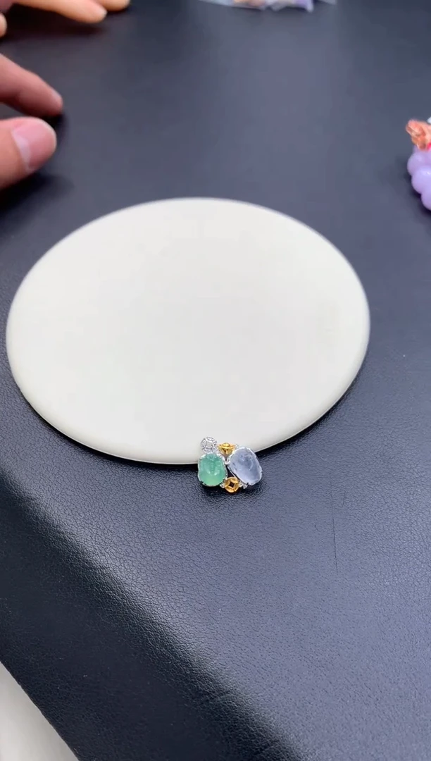 18K金镶嵌定制翡翠48小时鉴赏期 退货不扣服务费