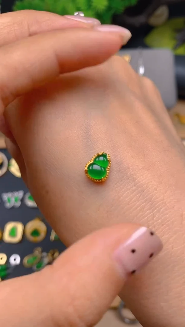 吊坠(不含链)银S925镶嵌翡翠穿孔葫芦