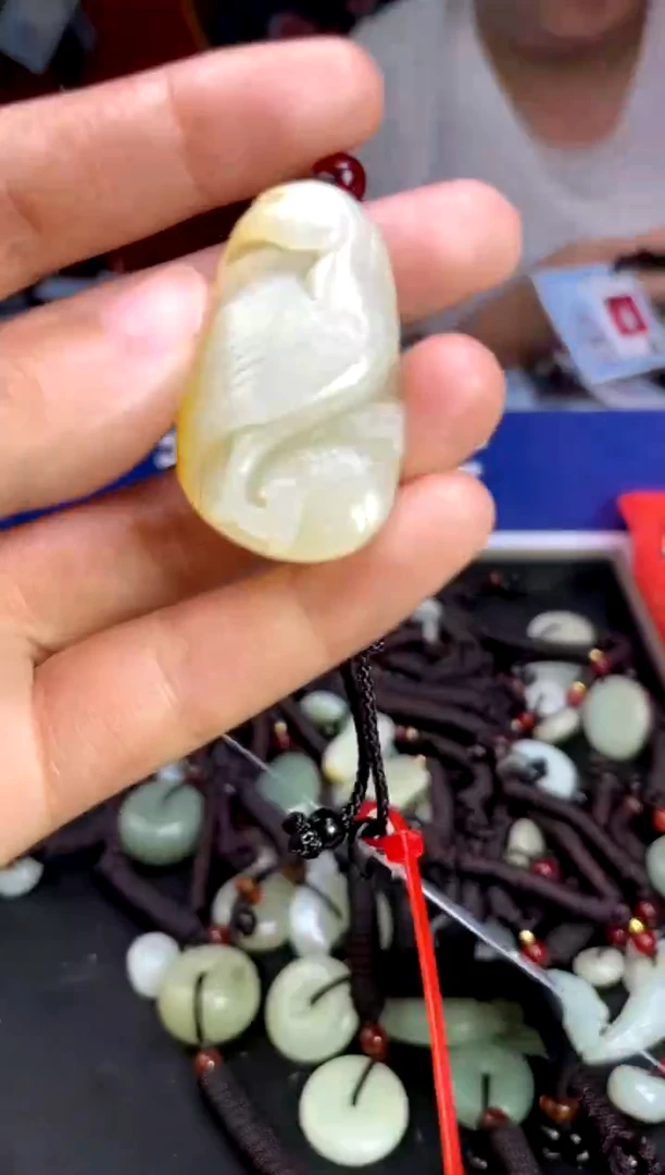 未镶嵌和田玉挂件1