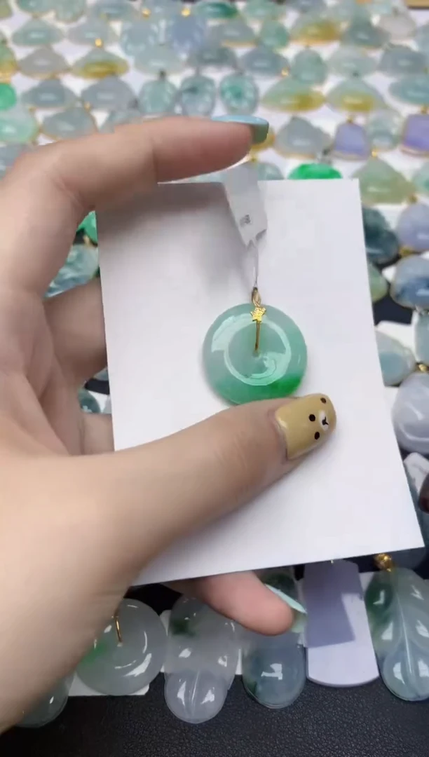 翡翠18K金镶嵌颈饰天然A货翡翠